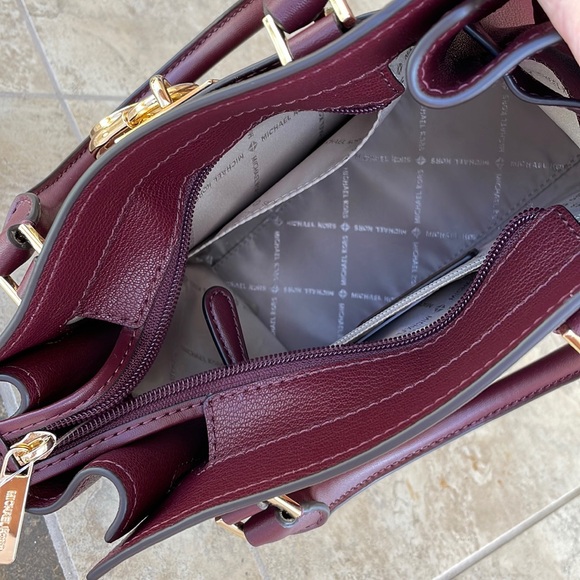 Michael Kors Hamilton Sm Satchel/Shoulder/Xbody In Merlot w/Gold-Toned HW NWOT - Picture 12 of 17